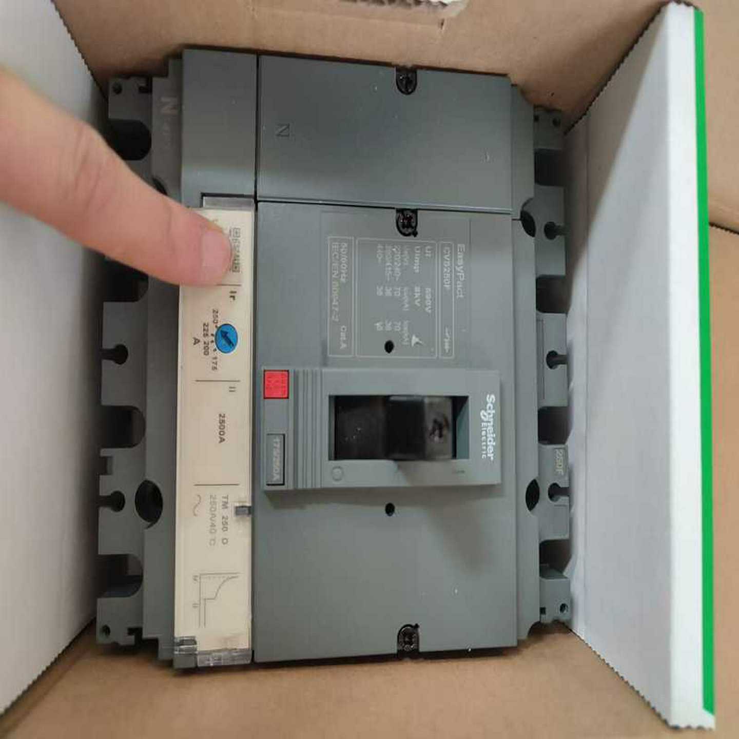 ATV212HD30N4ATV212HD22N4AT询价