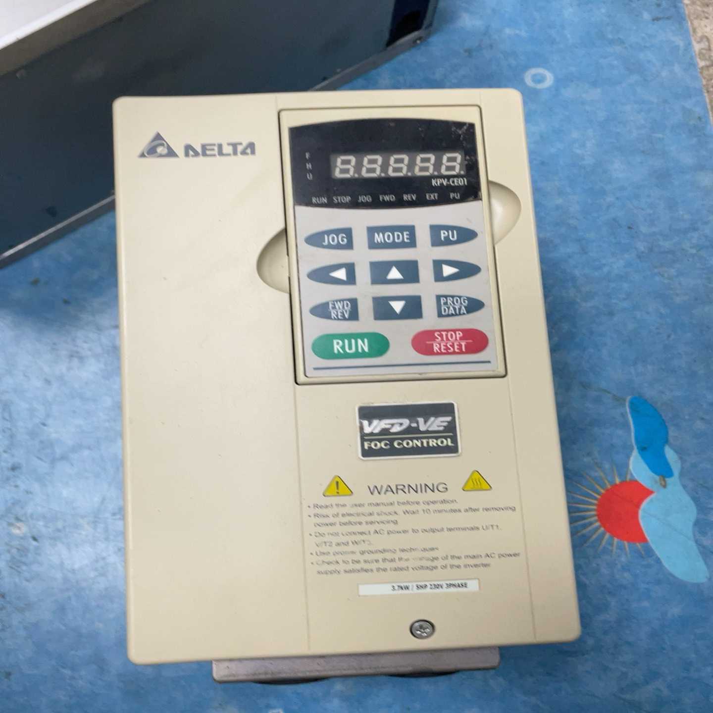 台达变频器VFD037V23A一2【鑫鑫商铺】