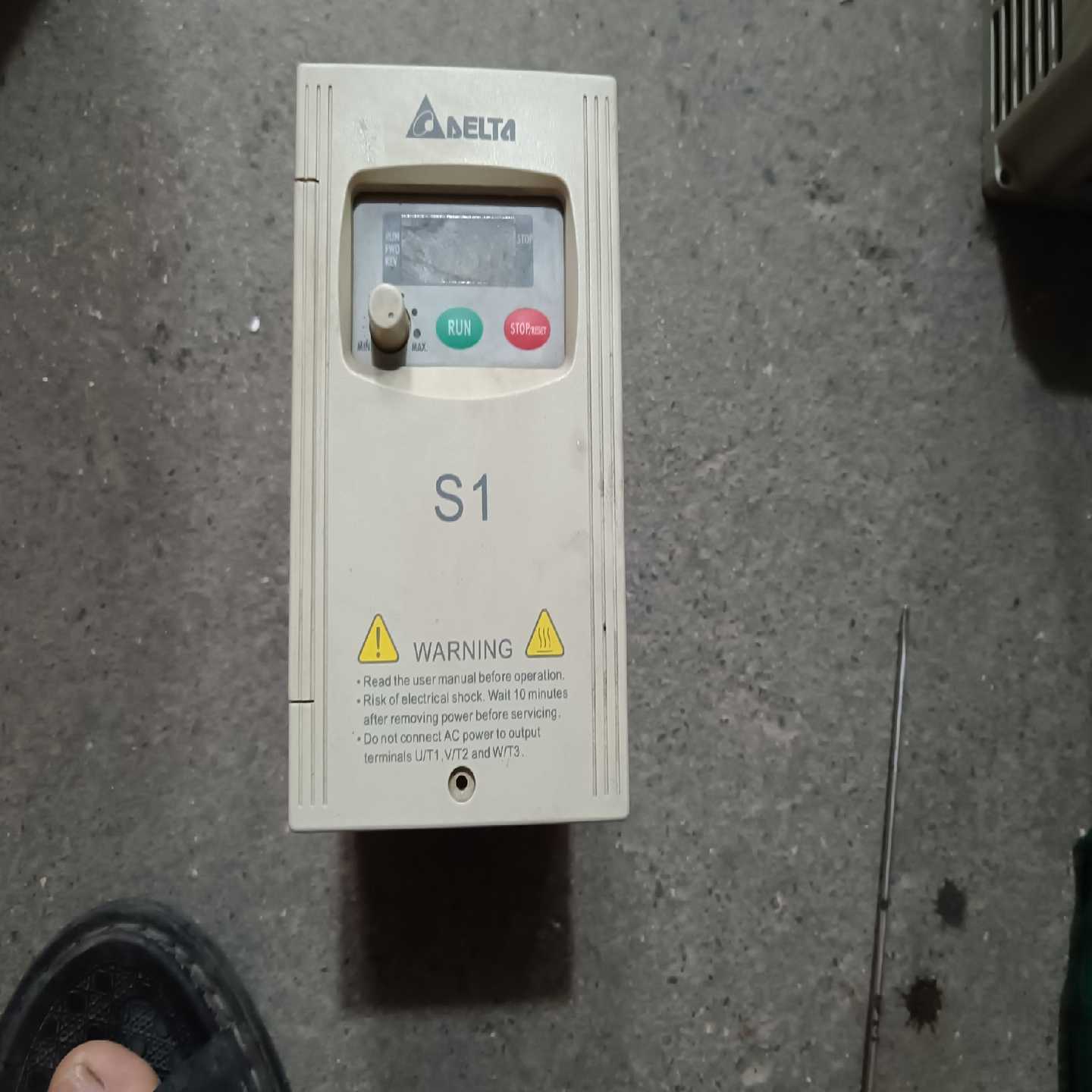 台达变频器0.75kw，VFD007S43A，VFD004S（电子设备）