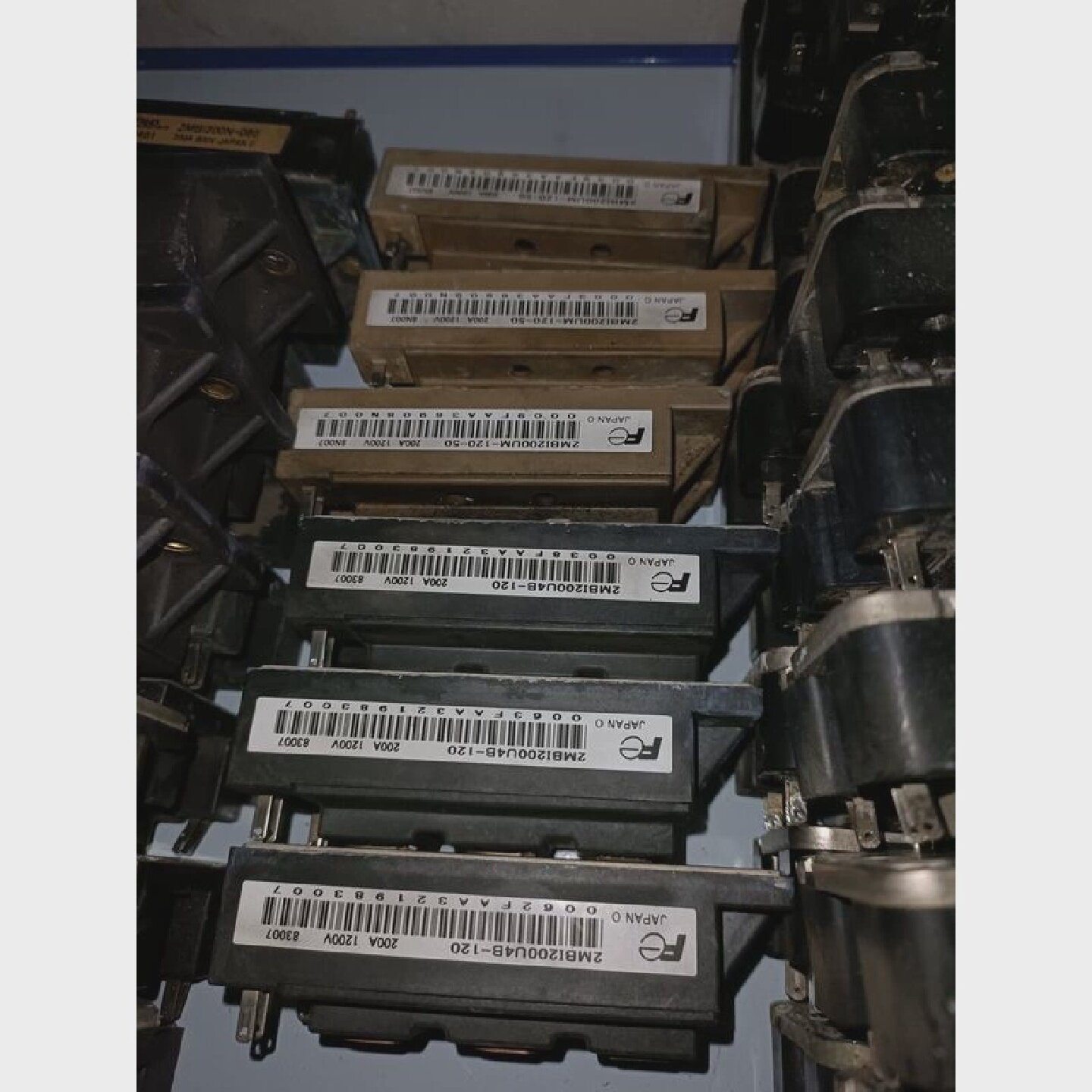 富士模块2MBI200U4B/2MBI200UM-120原装