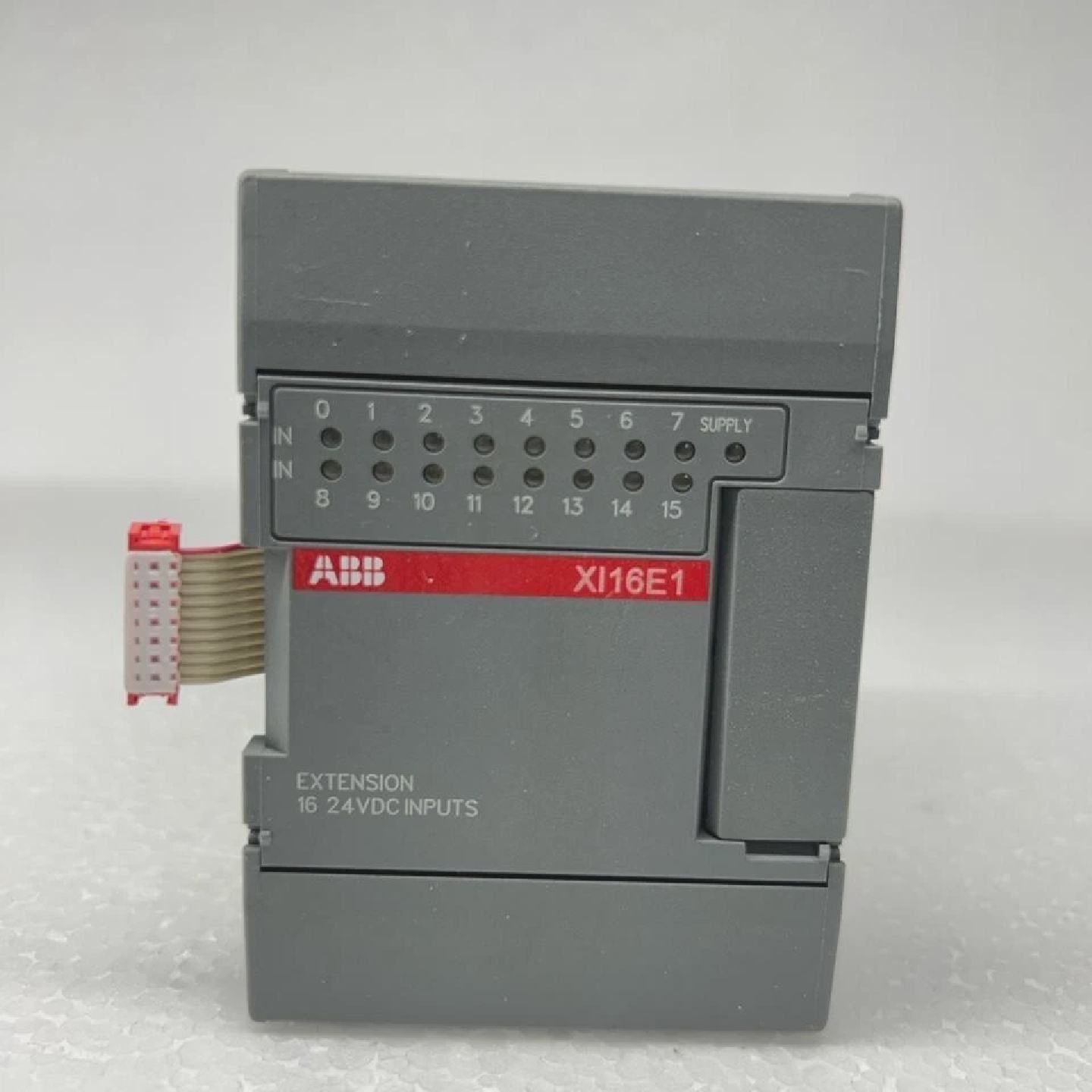 ABB XI16E1E4.0 Verlngerung 16 24VDC Digital Eingang Modul - 实物图