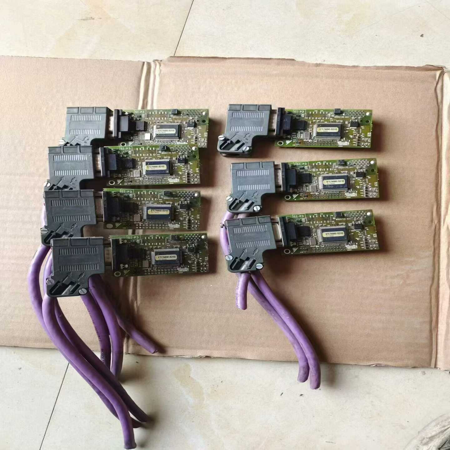 安川变频器SI-P3卡，功能正常，带插头，一起8个，便宜询价