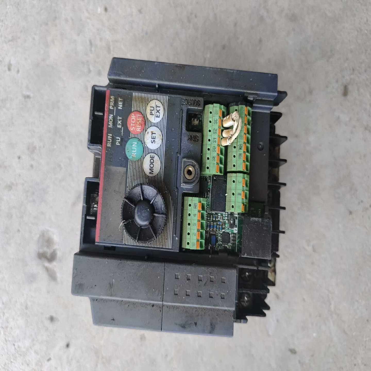 【议价】FR-D740-1.5K-CHT变频器上电无反应运费适用