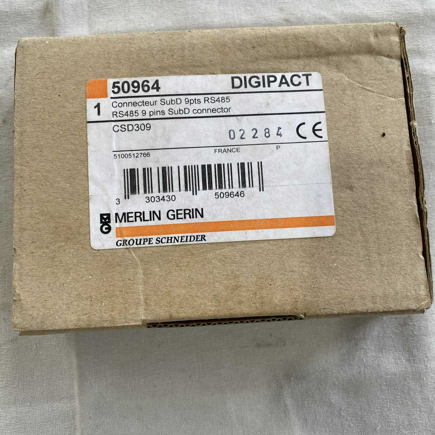 全新施耐德RS4859针SubD接口CSD309，型号5--议价商品