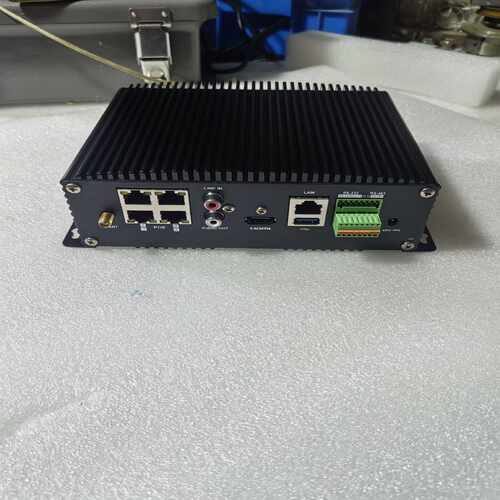 海康威视DS-7608N-G2/4P/GLT网络硬盘录像机，-议价