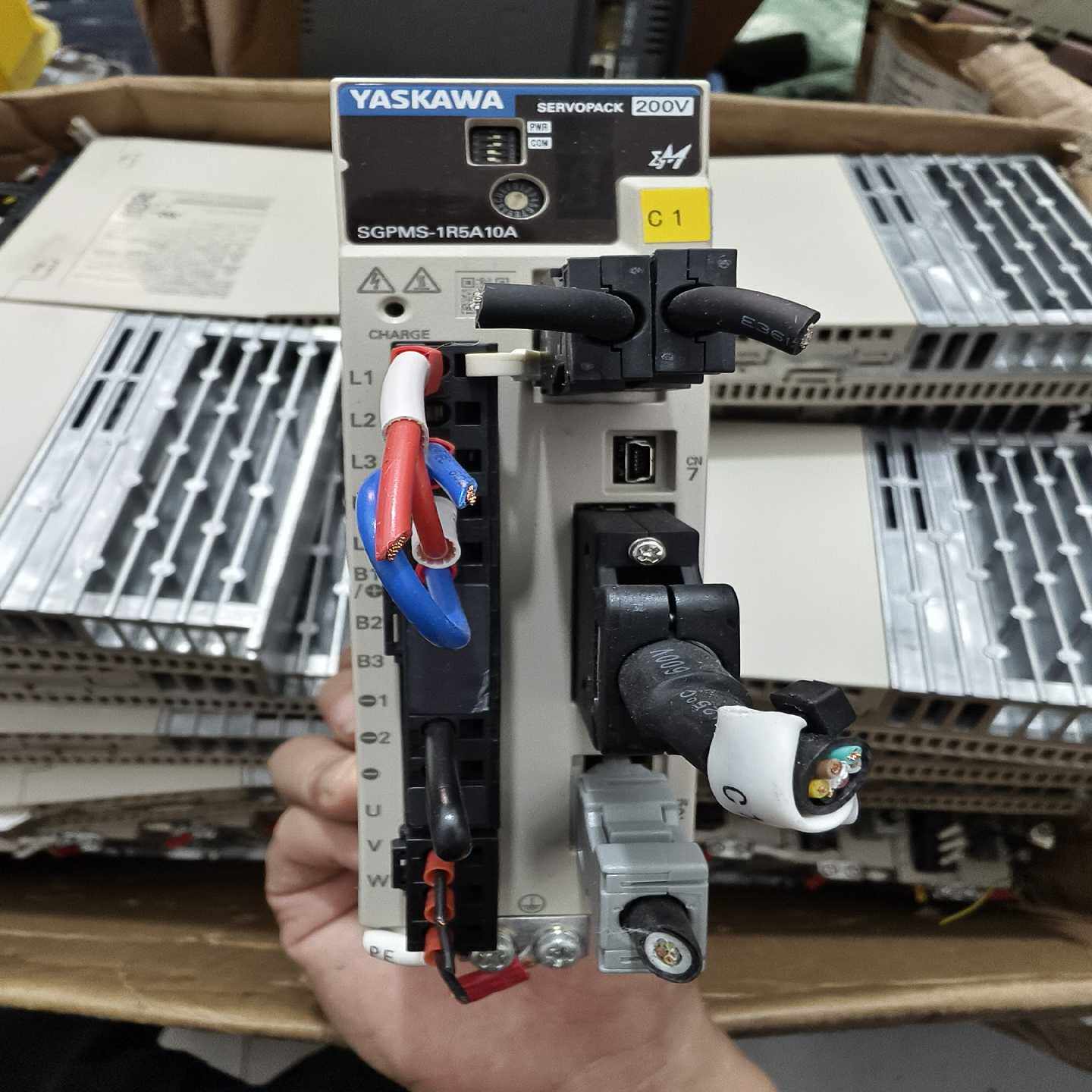 议价SGPMS-1R5A10A 安川饲服驱动器300W