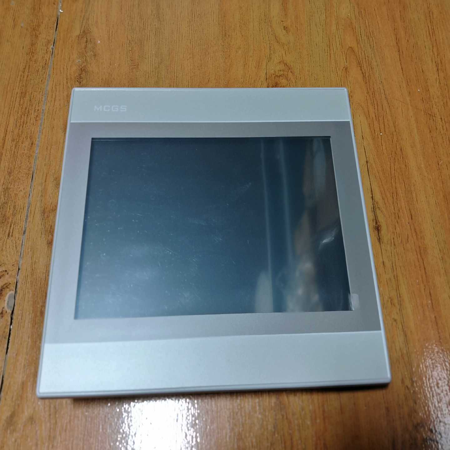 咨询-昆仑通态触摸屏TPC1071Gi，功能正常，成色为实图