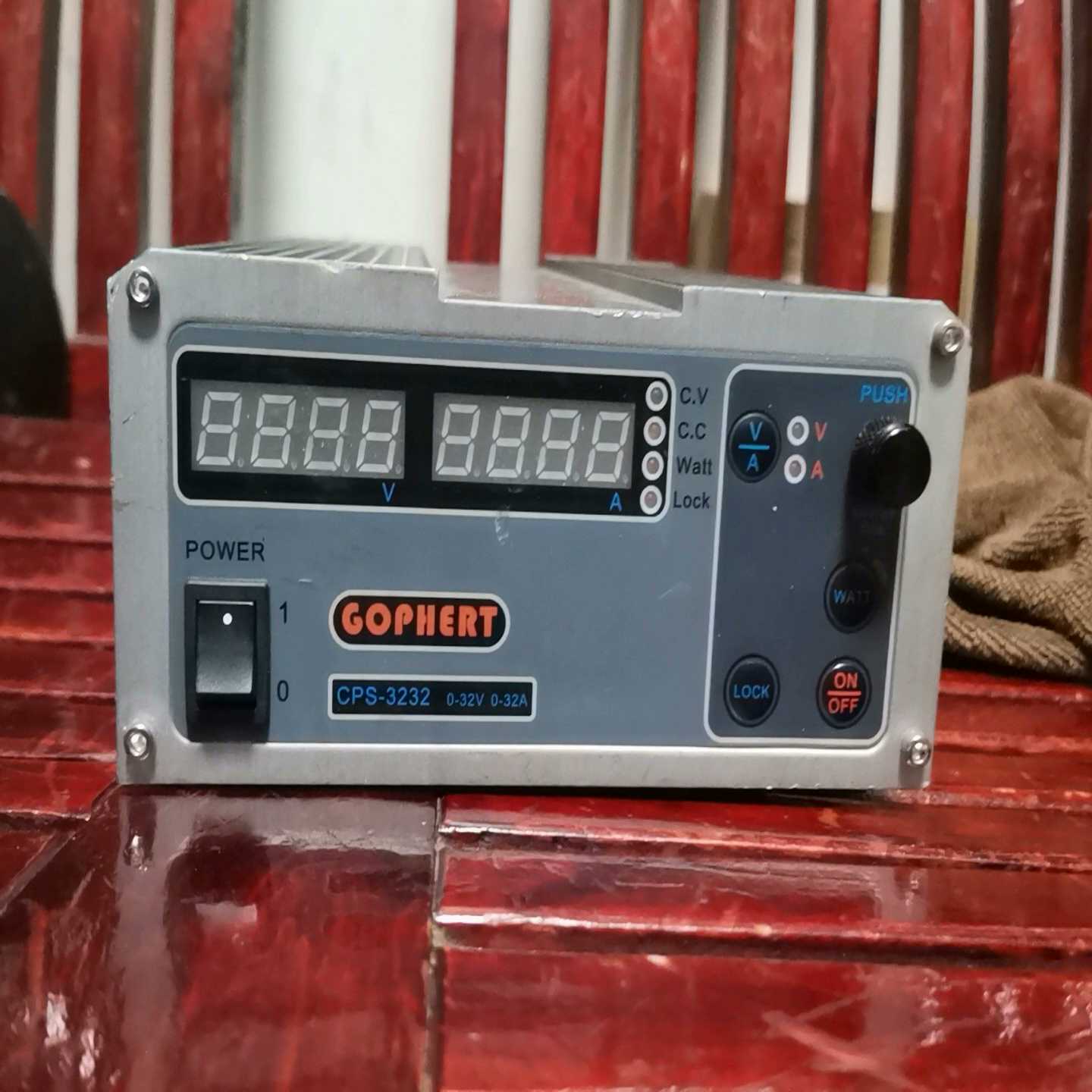 询价~GOPHERT格辉 CPS-3232 小巧便携直流稳压电源可