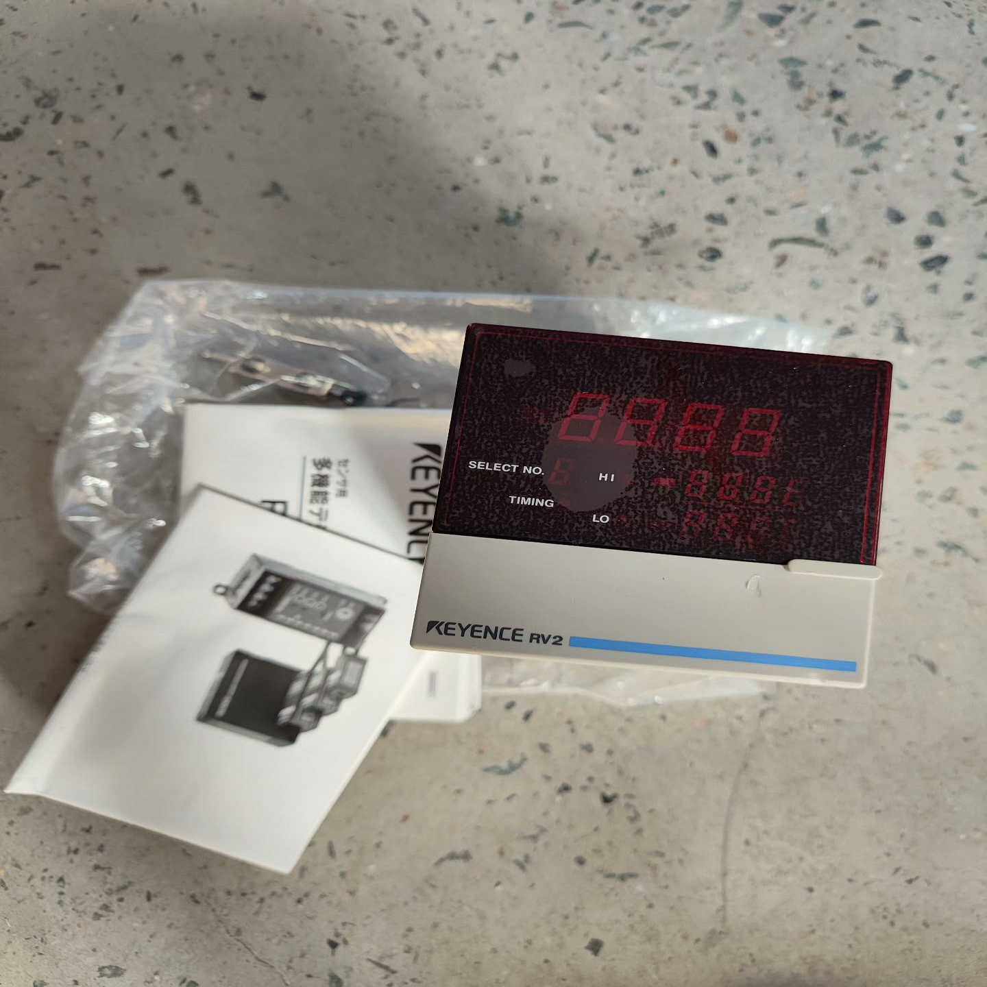 基恩士RV2-52多功能数字控制器，裸机无包装。询价