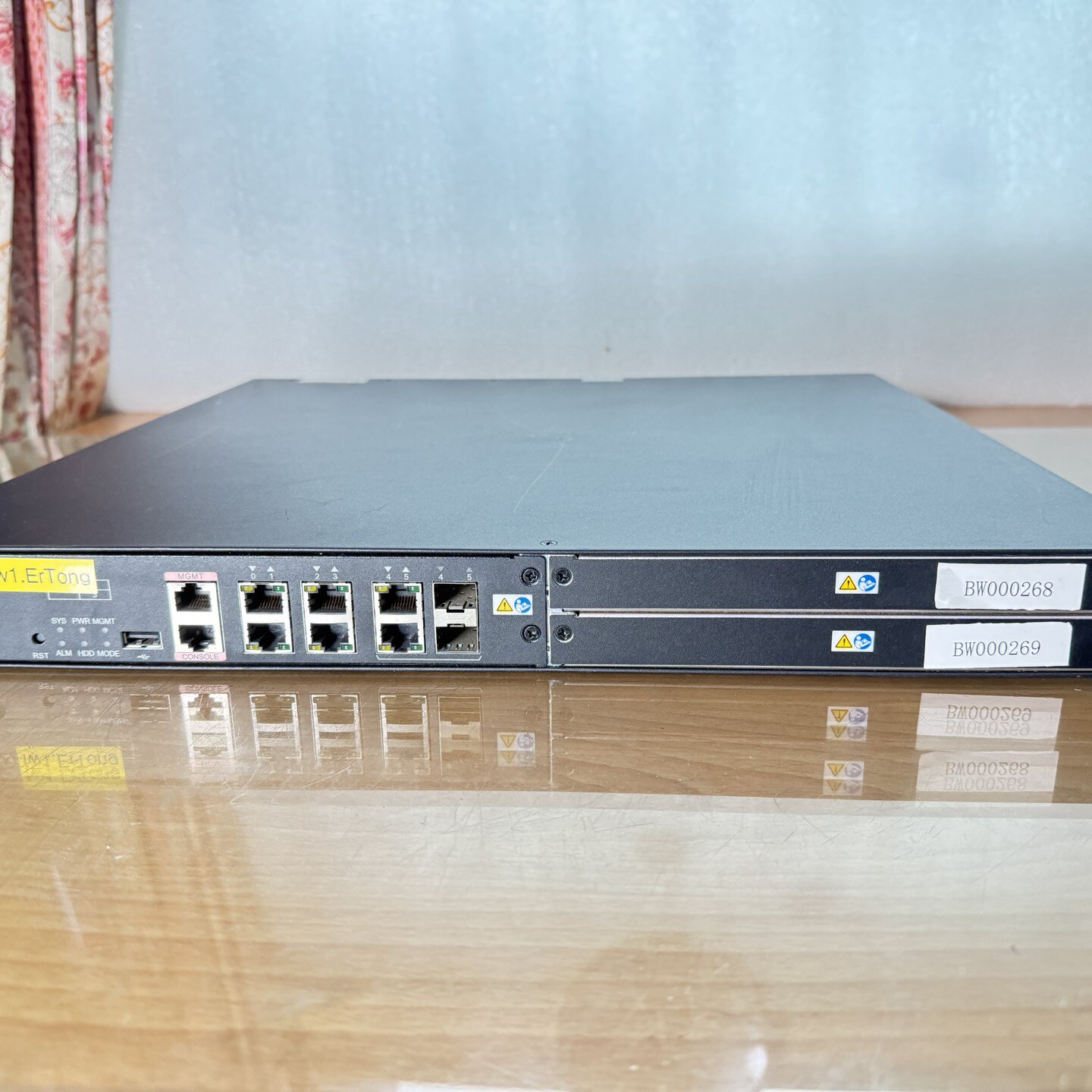 华为USG6306统一安全，全千兆接口，4个千兆电-议价