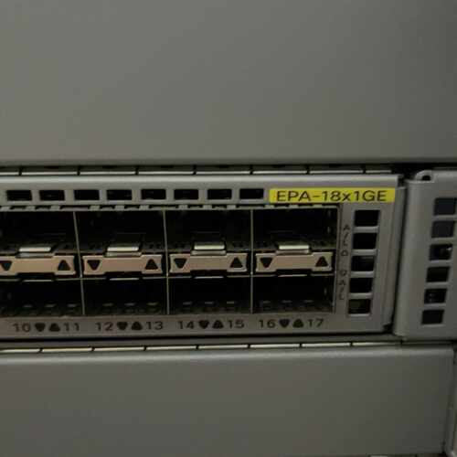 思科cisco C9300-48T-E 现货 成色不错。