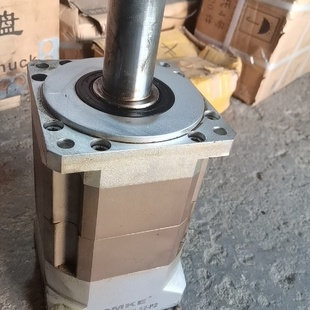 DMKE德马克142型精密行星减速机输入法兰143止口1议价