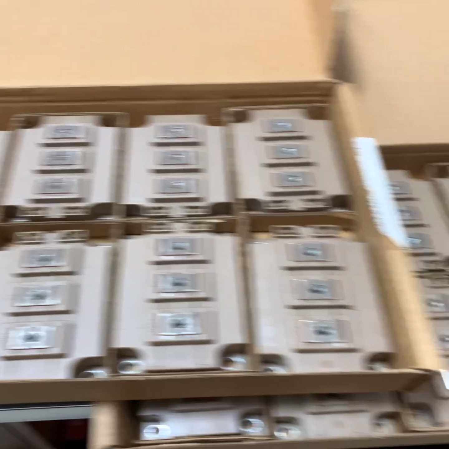 2MBI200VH-120-5099新，未通过电的，可代