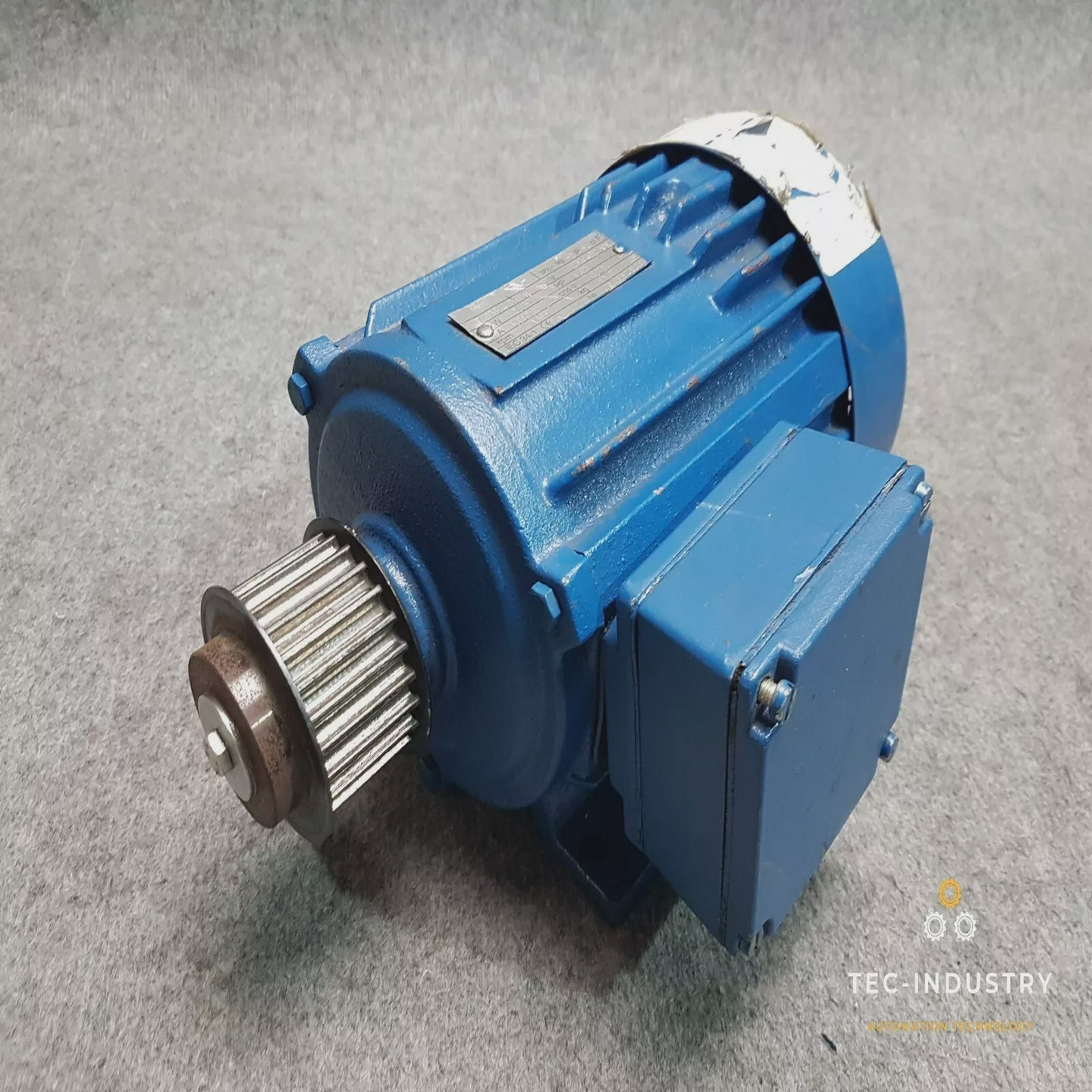 T80B4B3RT80B4B3R230/400V0.75kW3.8/2.2ACOS