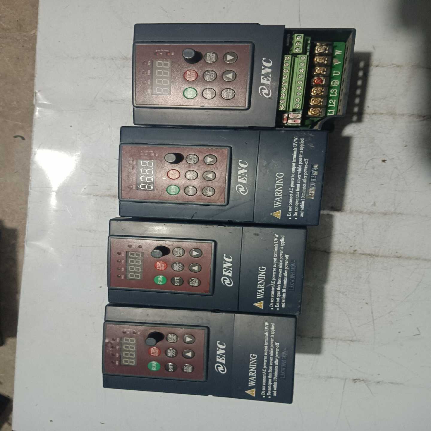 易能变频器EDS800-4T0015N1.5KW/380{议价}