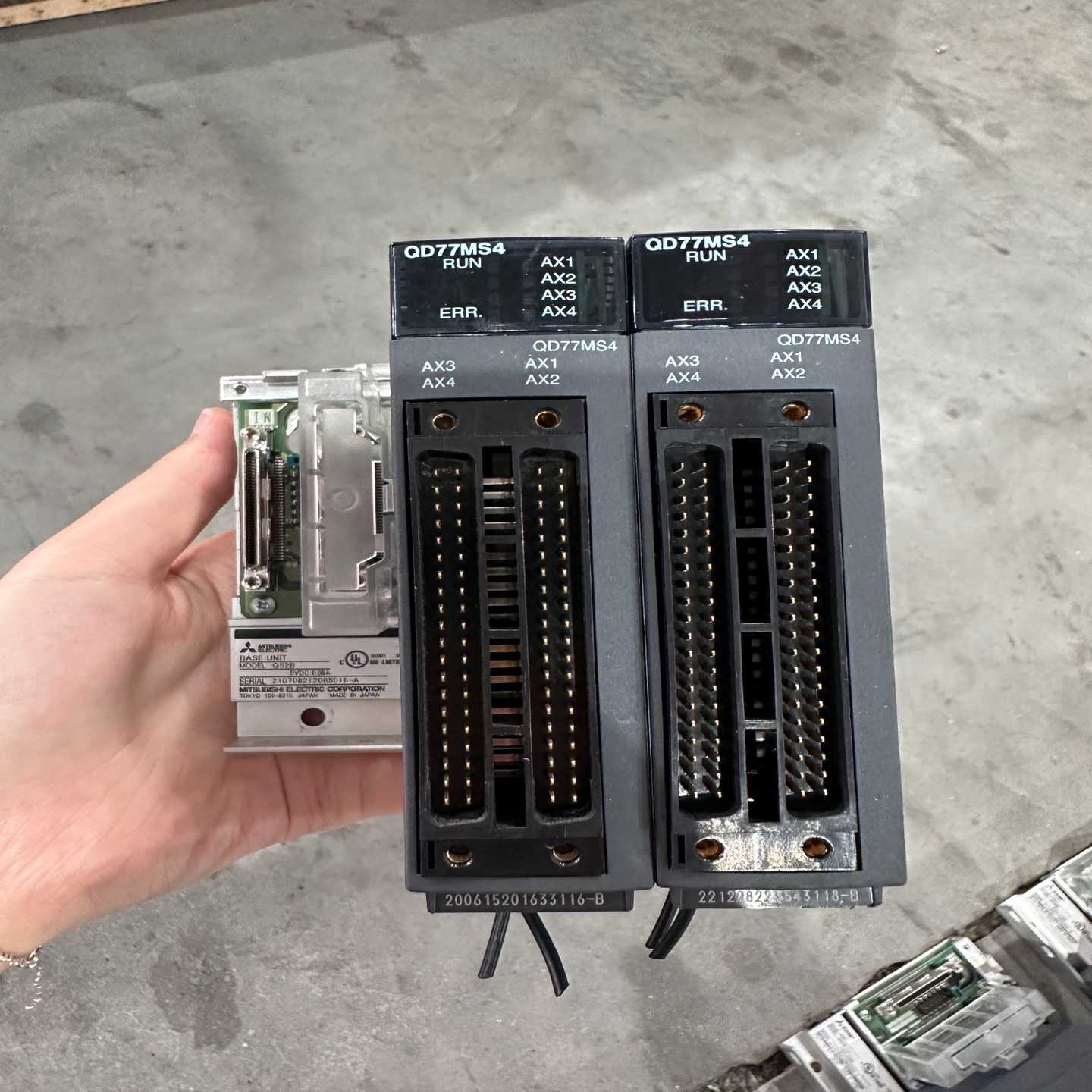 三菱QD77MS4运动控制模块，日本原装进口，成色漂亮，功能--议价