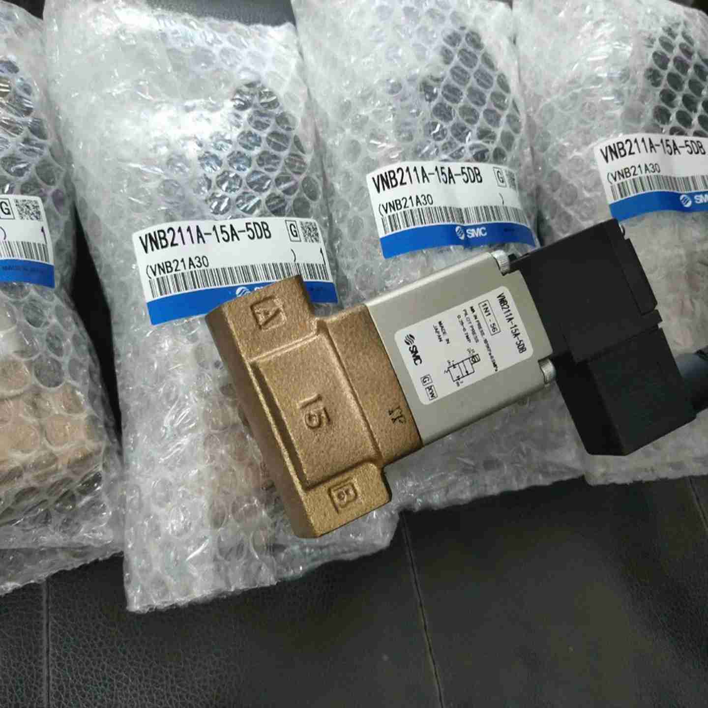 询价SMC电磁阀，全新带包装，VNB211A-15A-4D/5D议价