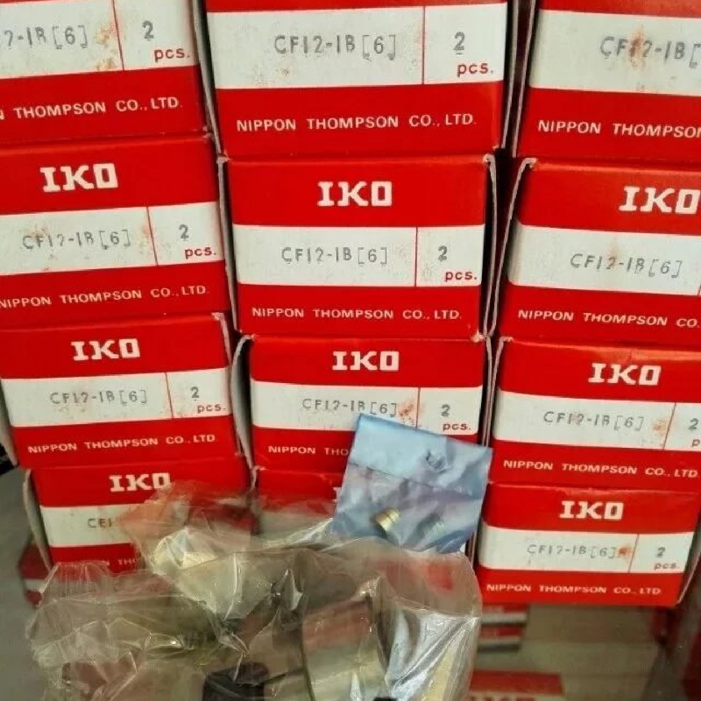 IKO滚针轴承IKO螺栓滚轮轴承CF12A日本汤姆逊滚针轴