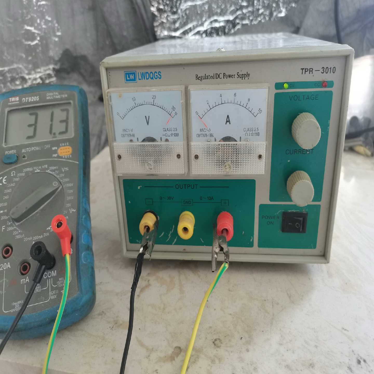 【星慕电子】龙威30伏10安线性可调直流稳压电源，电压0-30伏