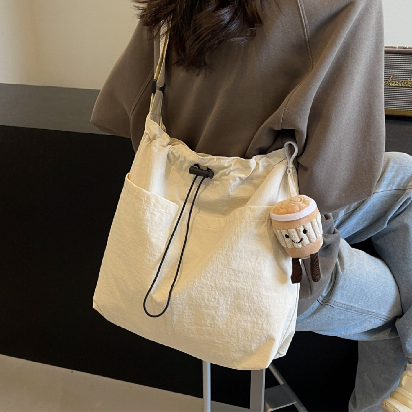 休闲帆布包包女轻便大容量抽绳水桶包ins日系文艺百搭单肩斜挎包