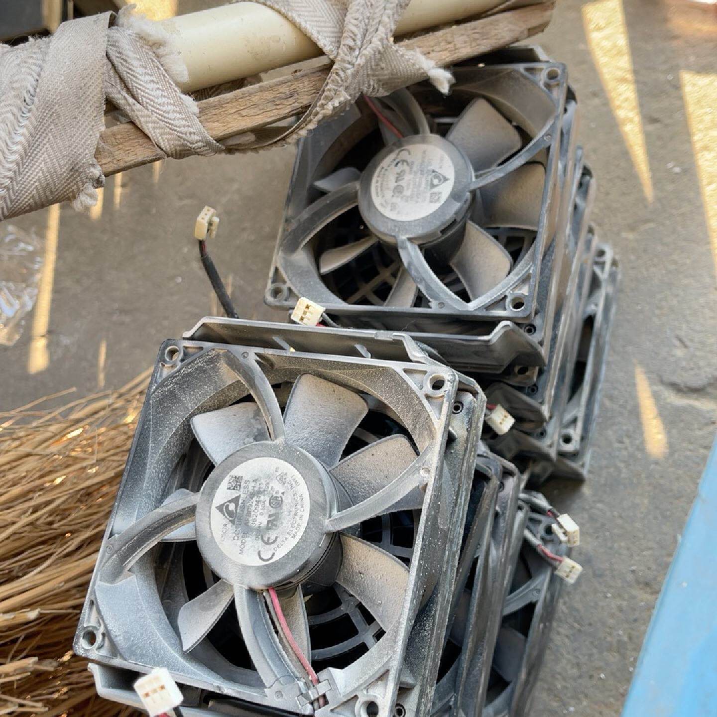 台达原装拆机风扇ms30011kw变频器用带塑料网罩-议价