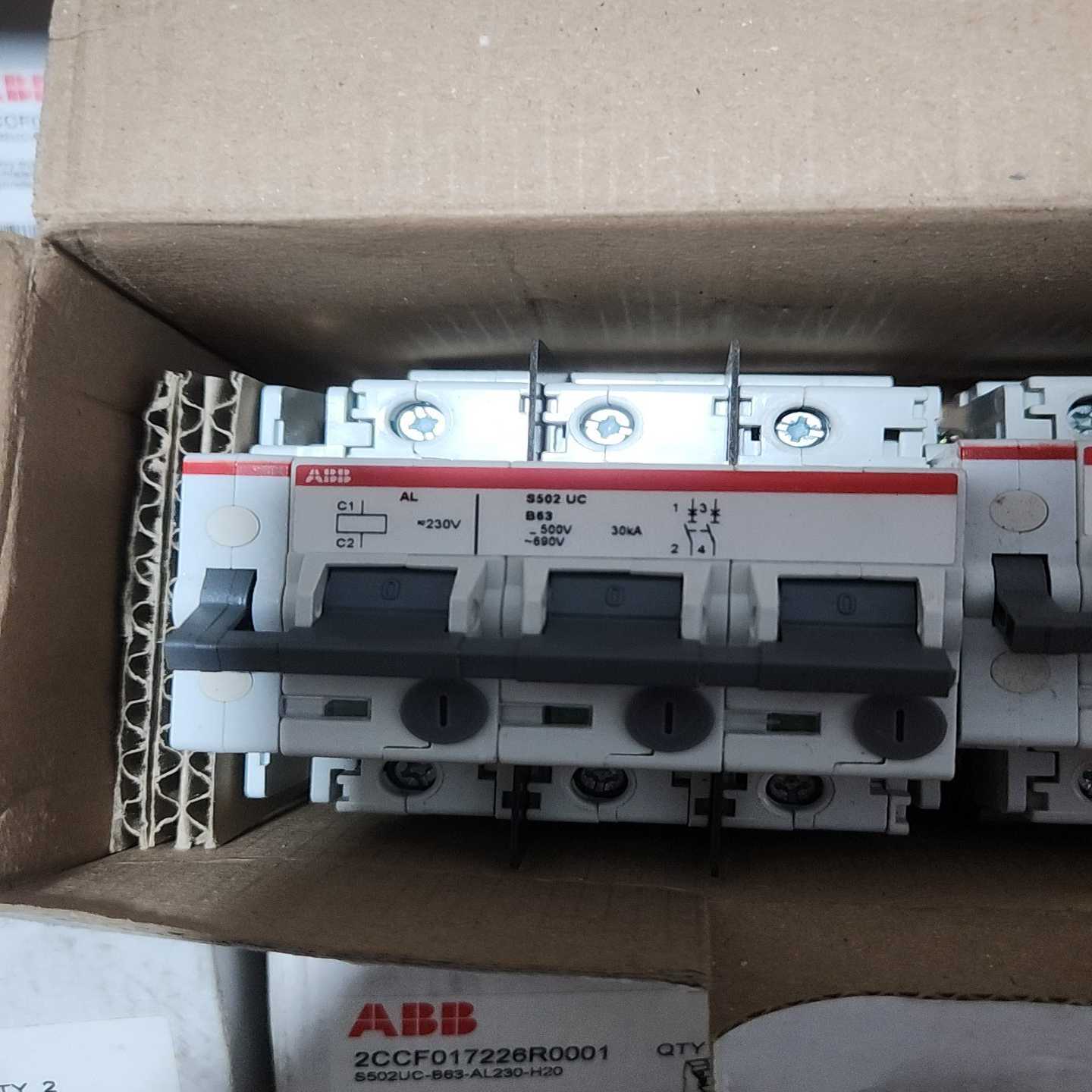 询价全新ABBS502UC-B63-AL230-H20原装进