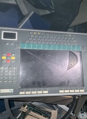 倍福CP7032-1107-0010显示屏，显示屏没事--议价商品