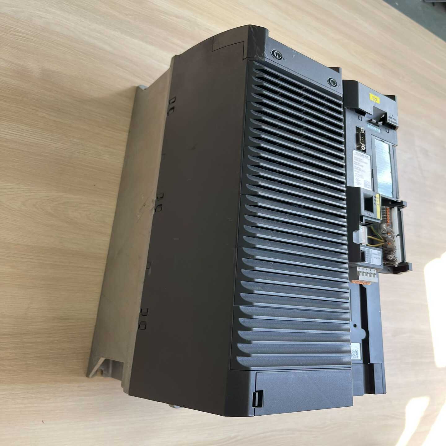 议价西门子变频器G120C6SL3210-1KE27-0UB1