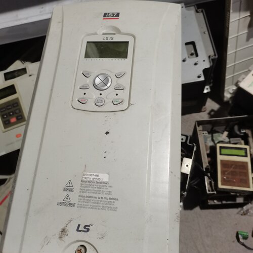 寻sv0110is74no拆机ls变频器is711kw3