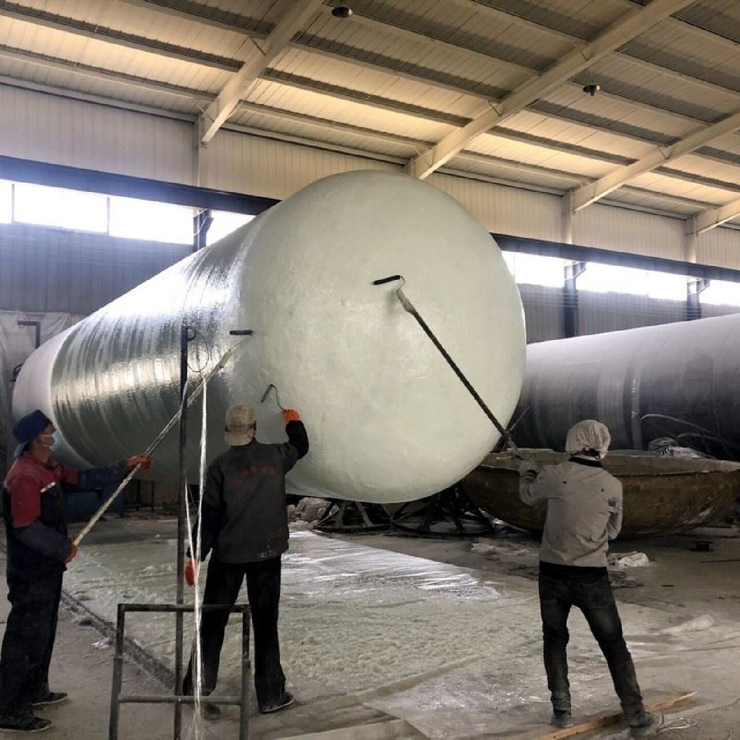 玻璃钢储罐卧式盐酸储罐立式酸碱化工储罐工业聚乙烯双氧水储罐图片