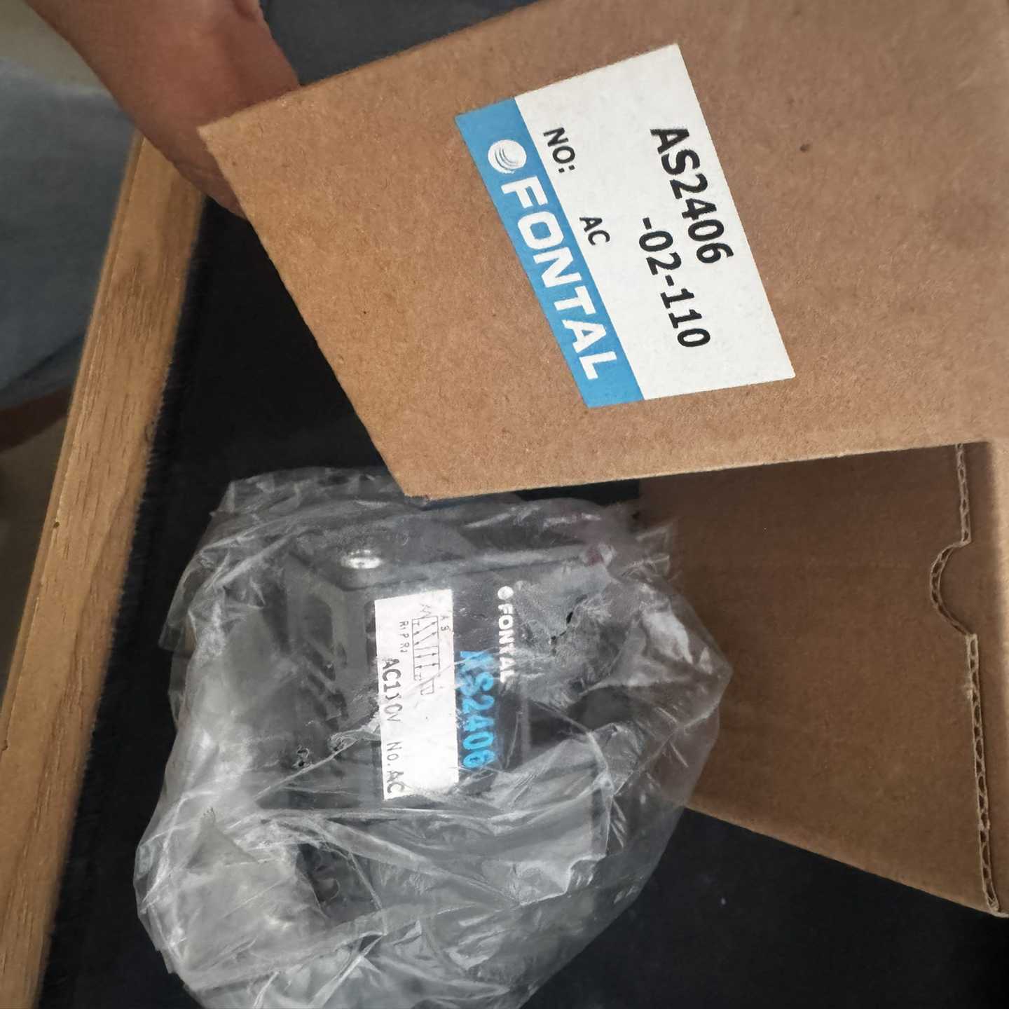 FONTAL电磁阀AS2406AC110V全新原装,带--议价商品
