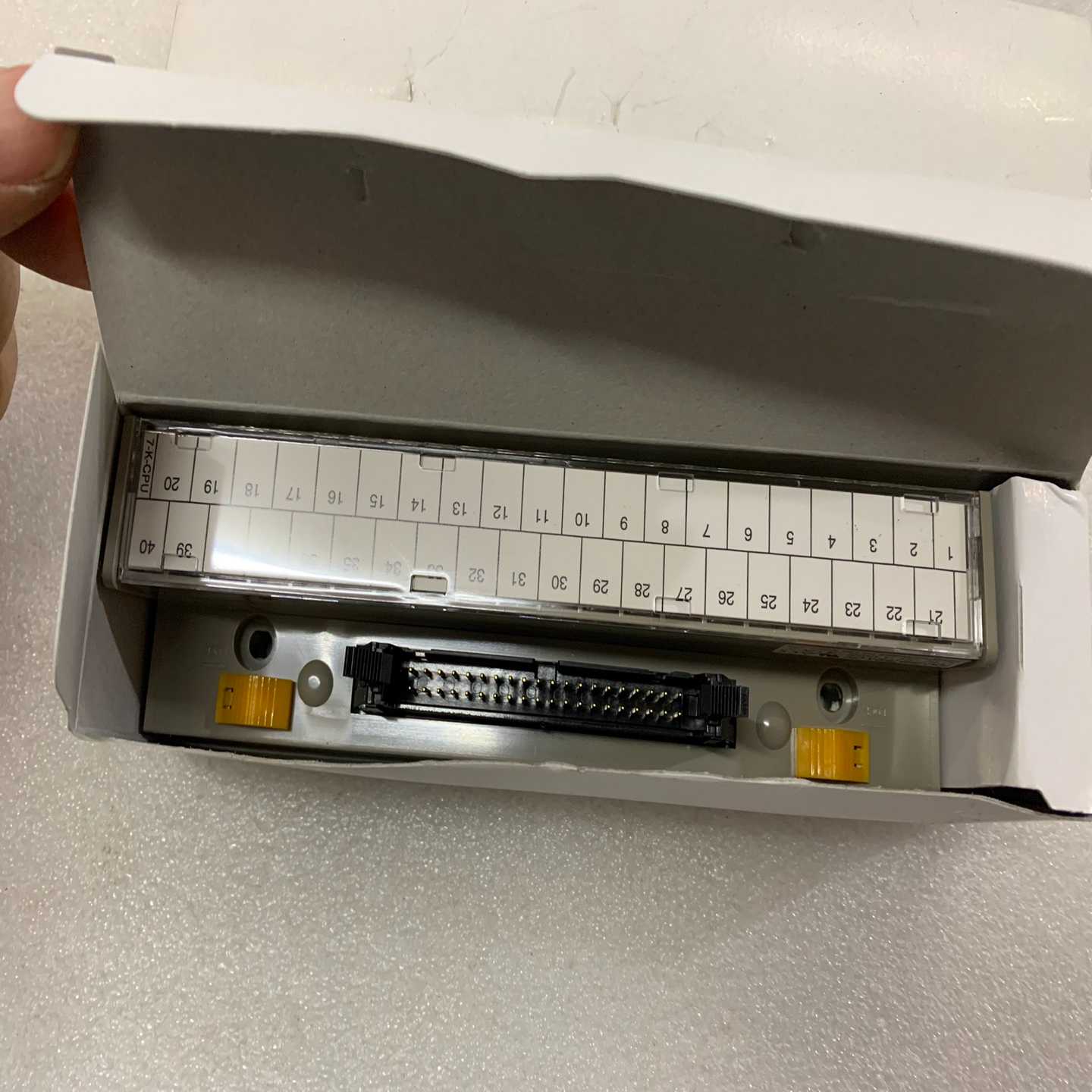 询价全新PCN7-1H40-TB40-K-CPU,仓库货二个,盒