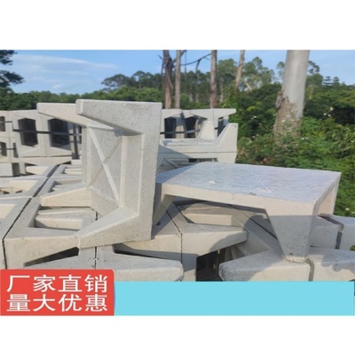 厂家直销楼顶屋顶防晒泡沫挤塑楼面四脚五脚隔热砖耐高温水泥隔热