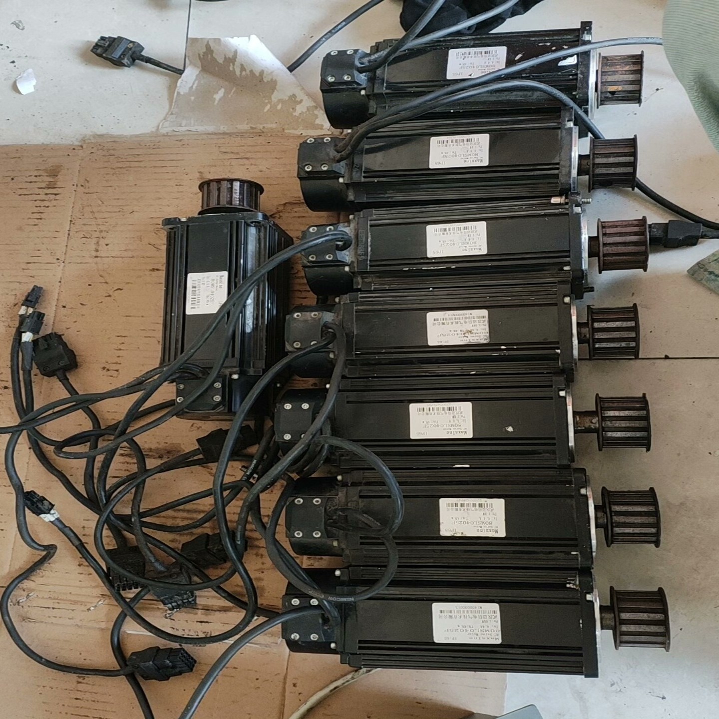 询价迈信服拆机8台，80LO4025,