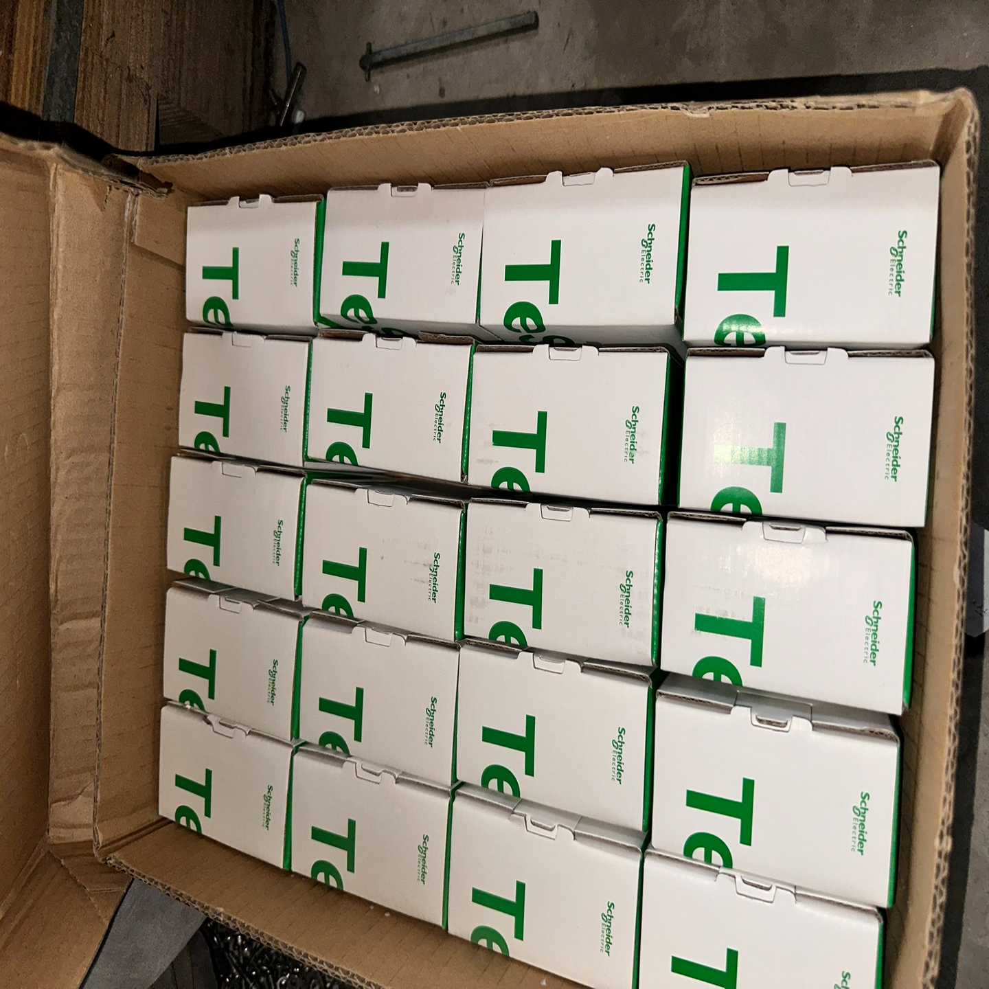 询价全新施耐德电动机断路保护器GV2PM08C，2.5A-4A