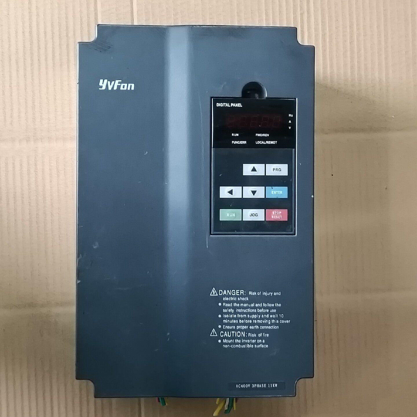 yvfon变频器，AC400V 3PHASE 11KW(亚飞商行）