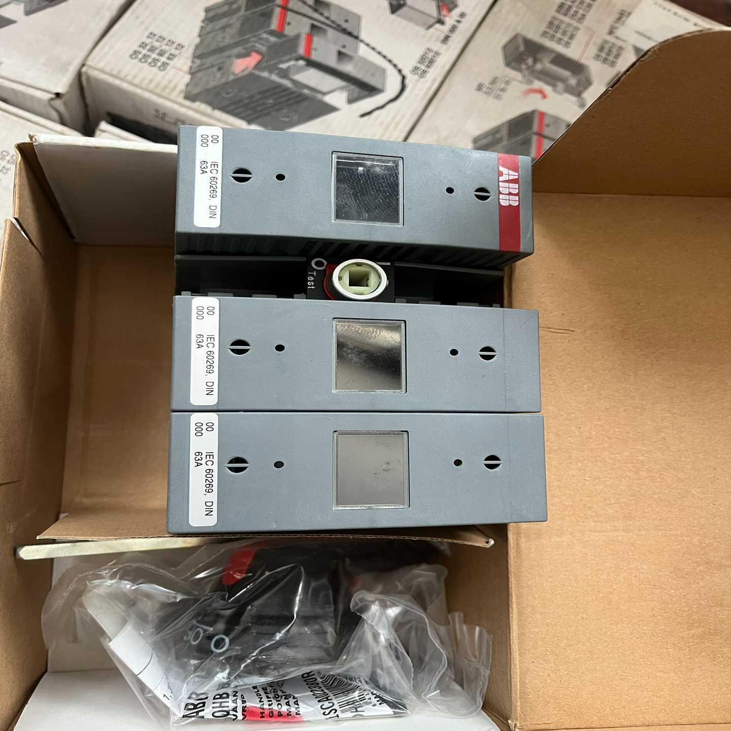 议价正品ABB隔离开关熔断器组OS63D12，6M3A，型号1S维修/现货