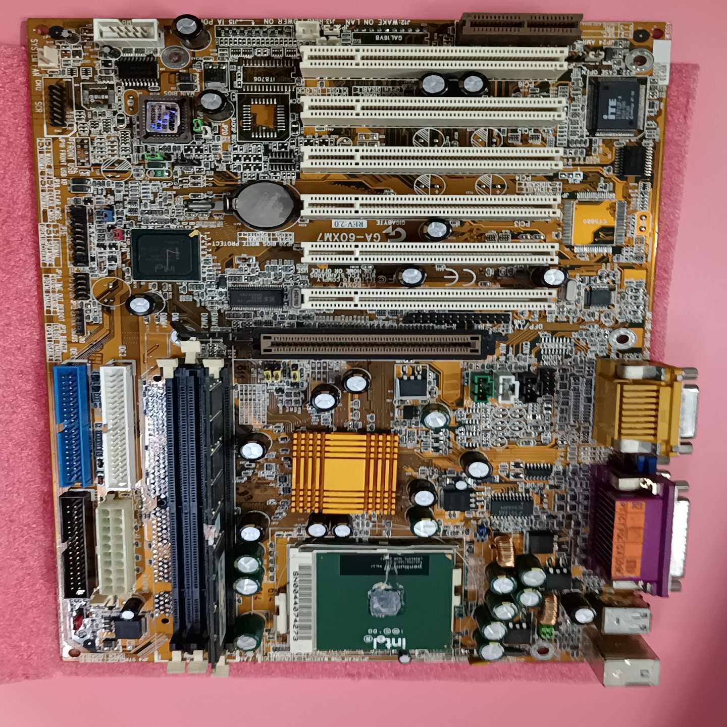 技嘉主板815G集显GA－60XM7带5个pci槽大板送c(亚飞商行）