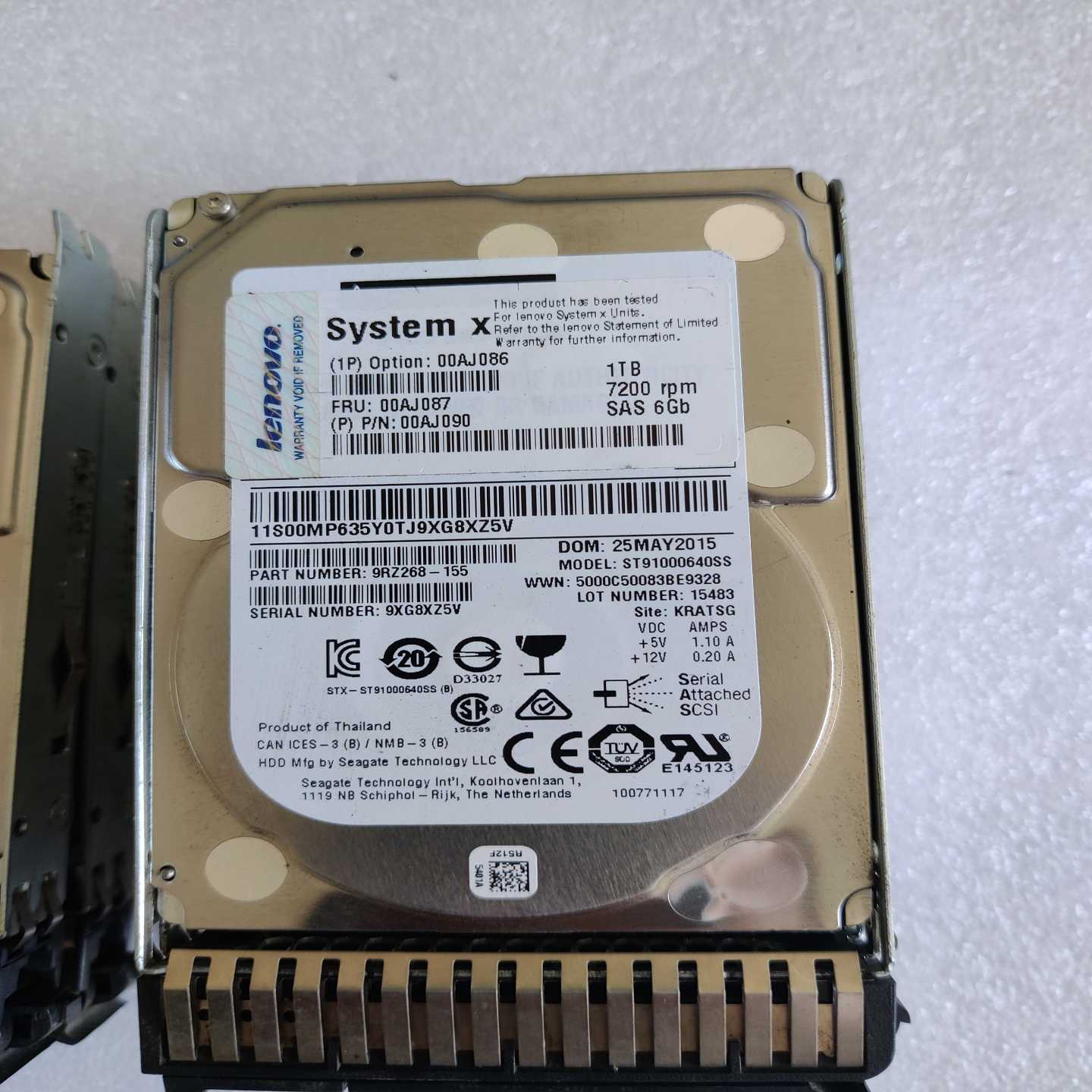 询价~IBM X3650M5 专用硬盘 1T SAS 00AJ08