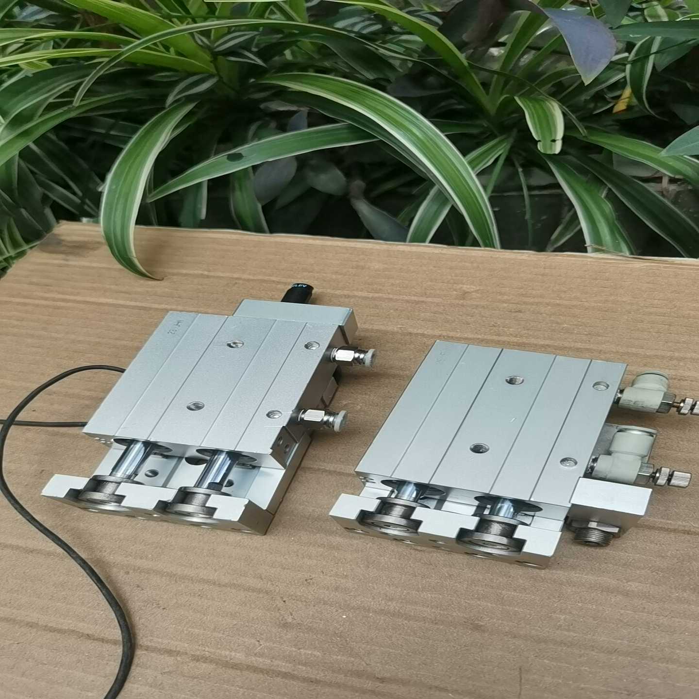 议价亚德客HLQ20x30SB滑台气缸，互换MXS20-3o0A精现货/维修