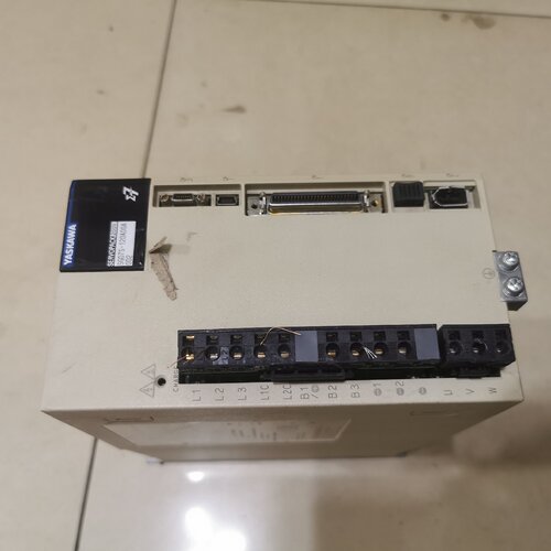 【询价】安川SGD7S一120A00A驱动器。实物图拍照，的联系