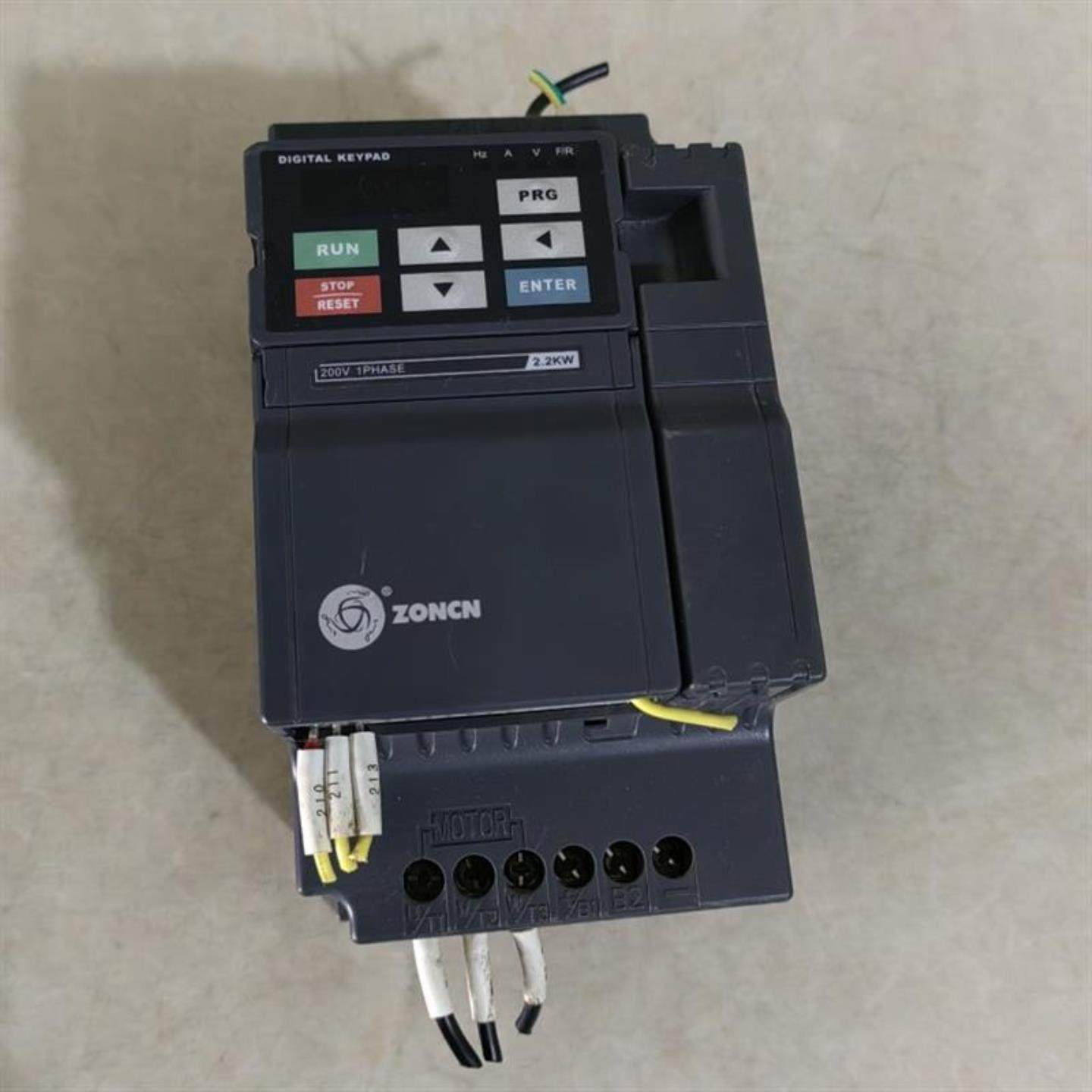 议价众辰变频器Z2200-2R2G 22KW 220V原装拆机