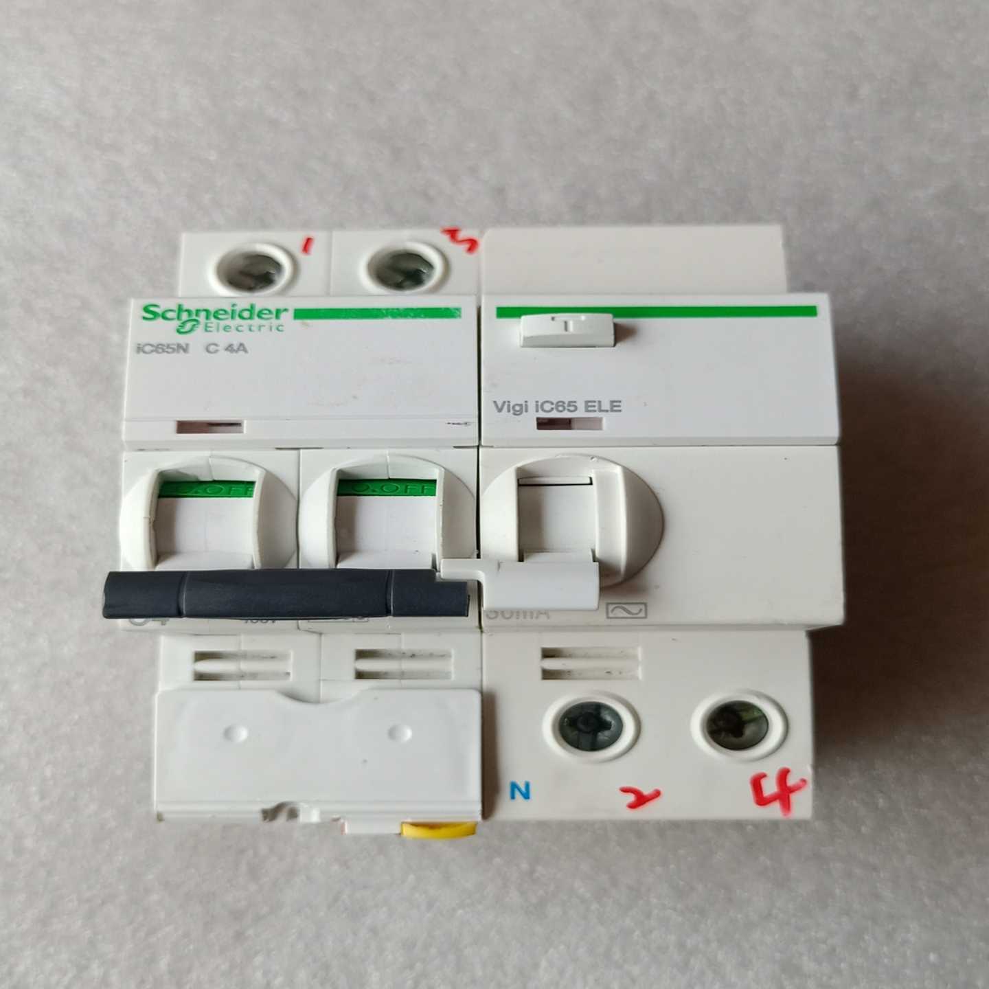 施耐德漏电开关Vigi iC65 ELE 2PC4A C6A
