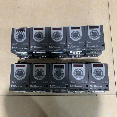 溢价-九新海利普HLPC102变频器1.5KW220V