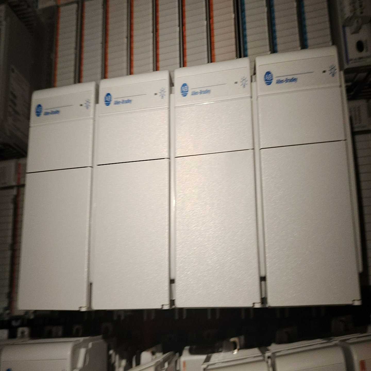 AB1769-PB4，成色几乎全新，功能完好！外观无破损划痕【鑫鑫商