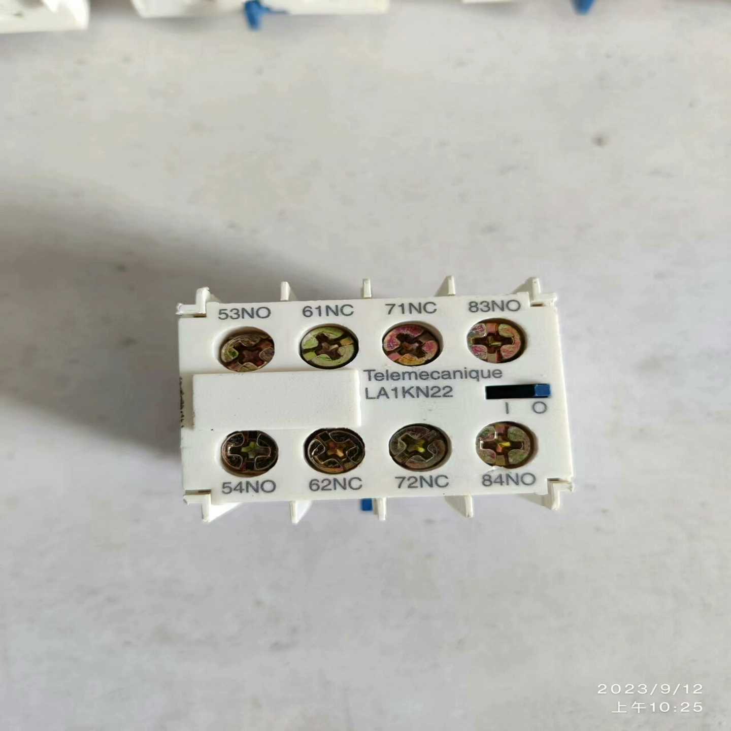 议价施耐德直流接触器辅助触头：LA1KN22。实物拍摄成色如图，现