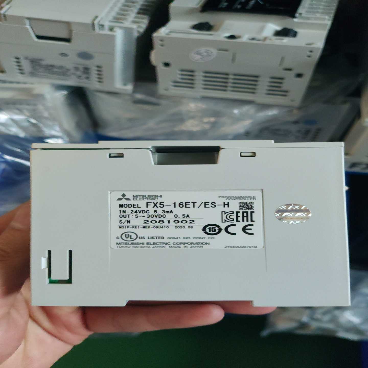 询价几乎全新的三菱PLC模块型号FX5-16ET/ES-H2