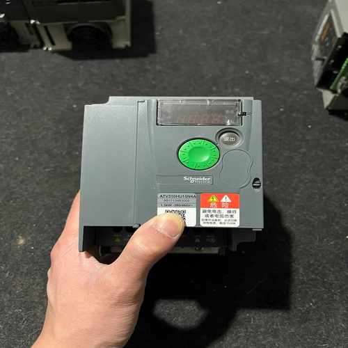 施耐德变频器ATV310HU15N4A三相380V/1.5K--议价商品