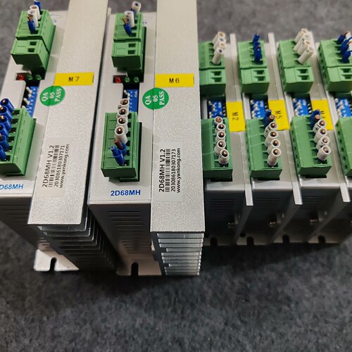 询-研控2D35M2D68MH步进驱动器件实物图