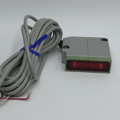 LK1545 Fotoelektrischer Sensor Omron E3SLS20XF1